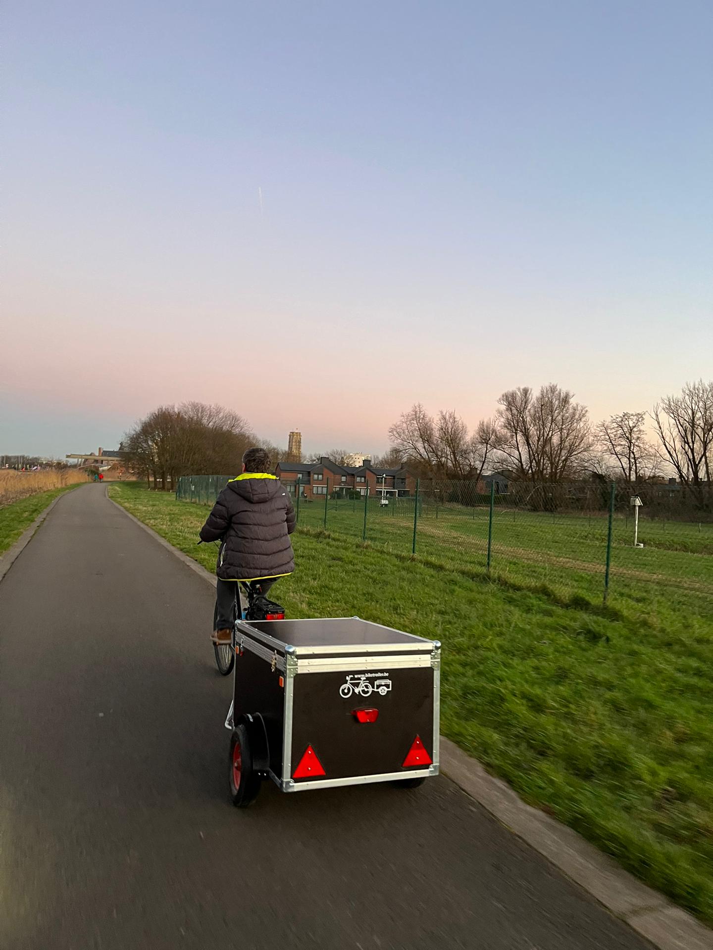 Groene Generator op de fietskar