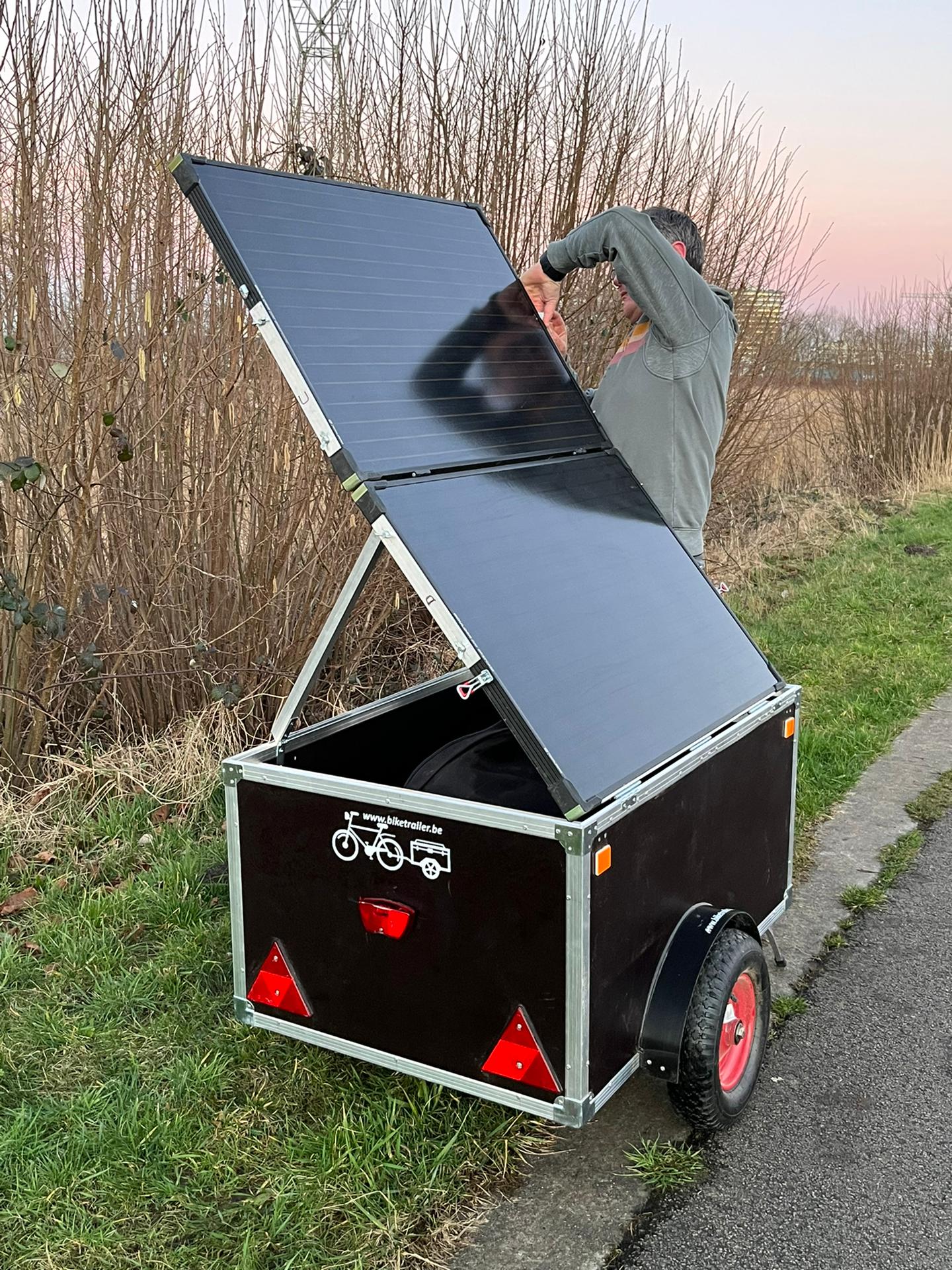 uitklappen zonnepaneel